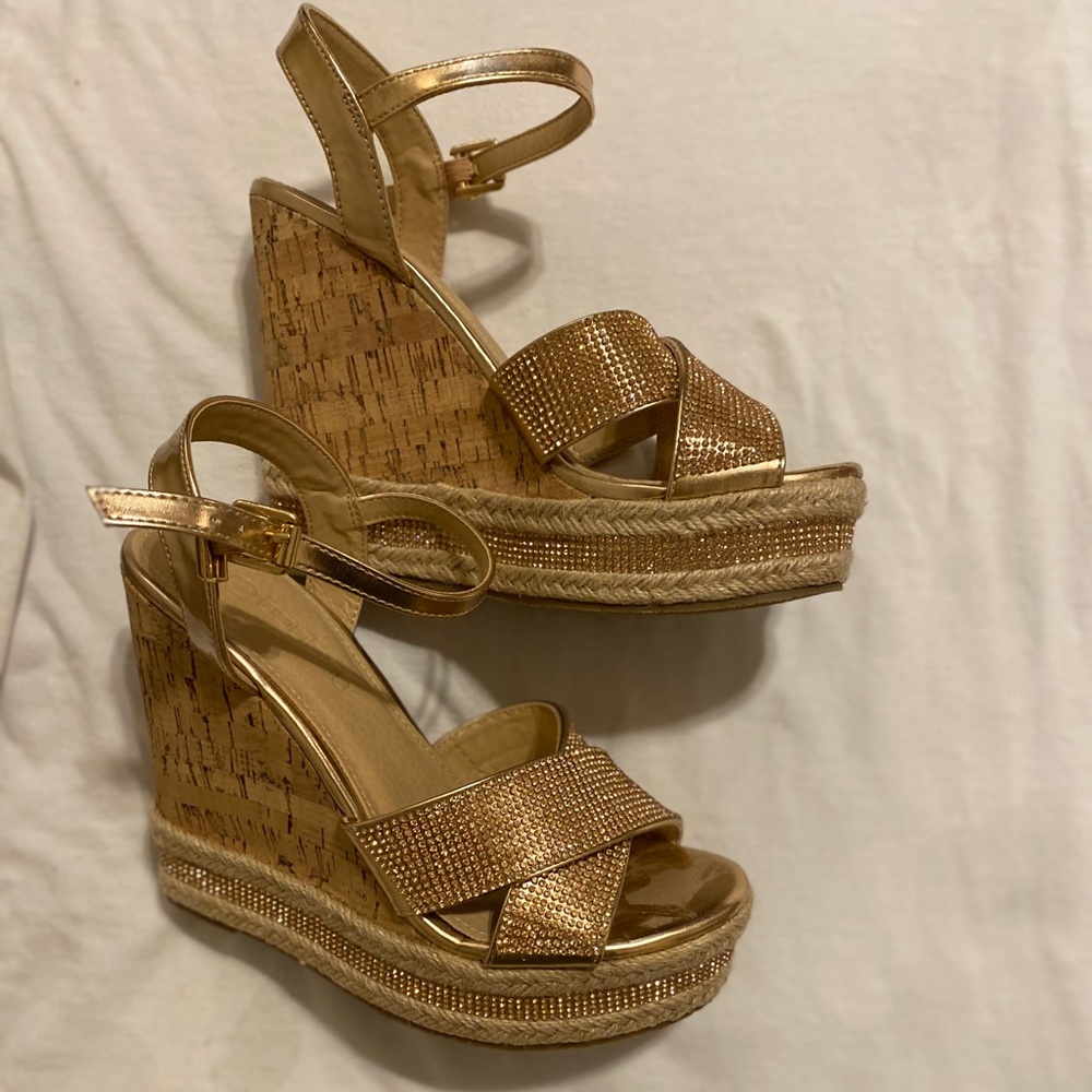 COPY - Gold wedges
